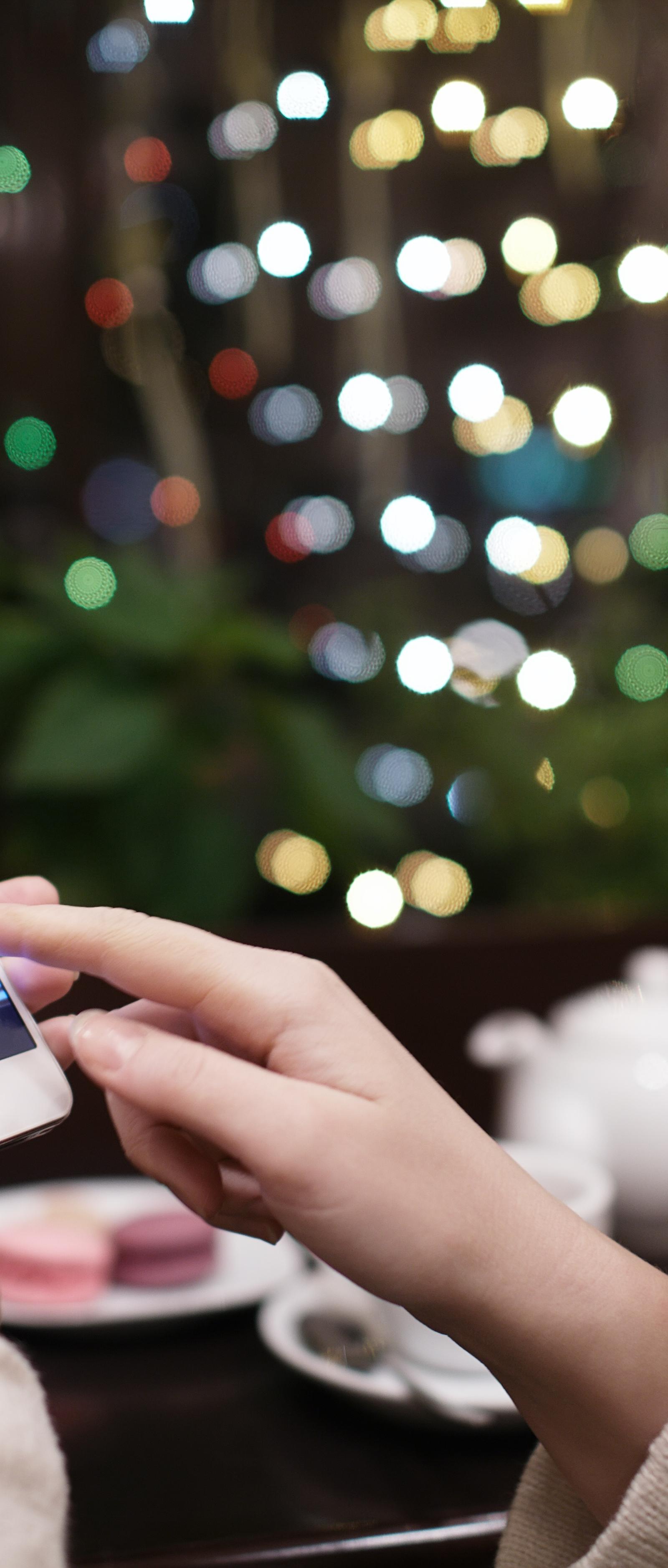 Manila Workers Break Phone Addiction With Structured Offline Time Programs